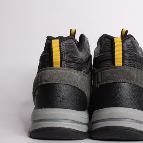 Size 13 Sketchers Snow Boots Used - Picture 4 of 4